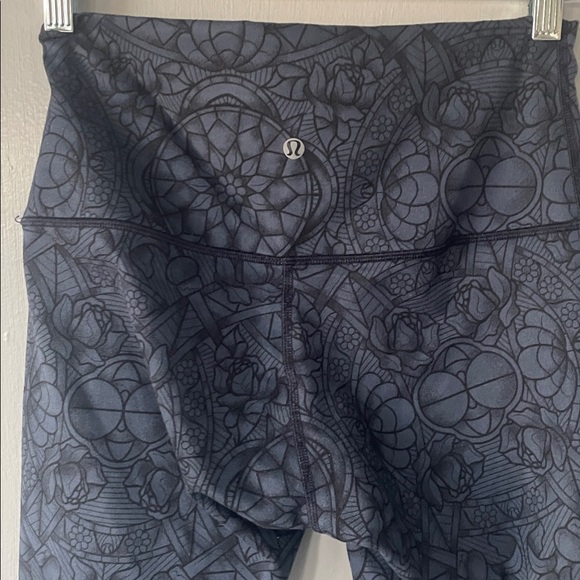 Lululemon high waist roll down crop Leggings 23” - Picture 6 of 8